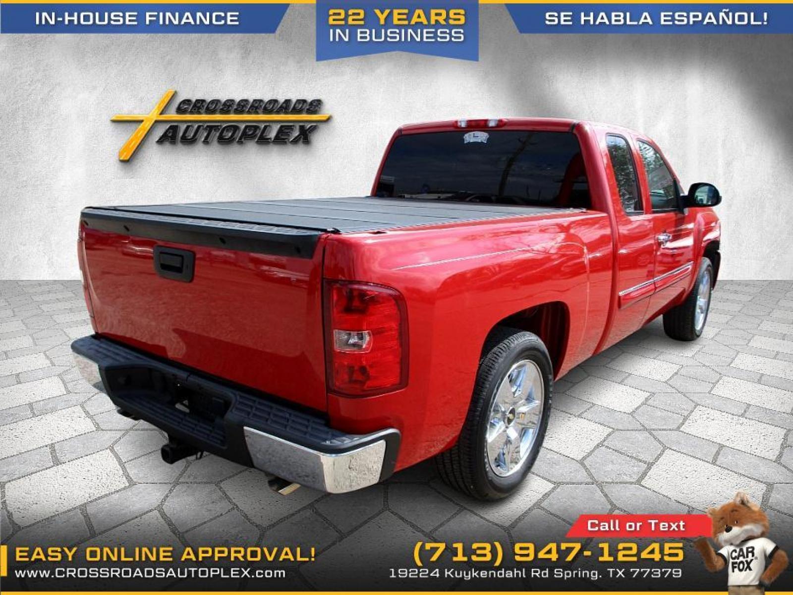 2011 RED /GRAY CHEVROLET SILVERADO 1500 LT Ext. Cab 2WD (1GCRCSE09BZ) with an 5.3L V8 OHV 16V FFV engine, 6-SPEED AUTOMATIC transmission, located at 19224 Kuykendahl Rd, Spring, TX, 77379, (713) 947-1245, 30.049259, -95.491402 - NEW ARRIVAL CHEVROLET SILVERADO CREW CAB PICKUP!! THIS IS A MUST SEE, 4DR CREW CAB, CLOTH INTERIOR WITH NO STAINS AND CUTS, GREAT MILEAGE, ENGINE AND TRANSMISSION RUNS SMOOTH AND FUNCTIONS PROPERLY, ICE COLD A/C, PASSED OUR MULTI-POINT INSPECTION AND READY FOR DELIVERY! ALMOST NEW TIRES AND EXTERIOR - Photo #2
