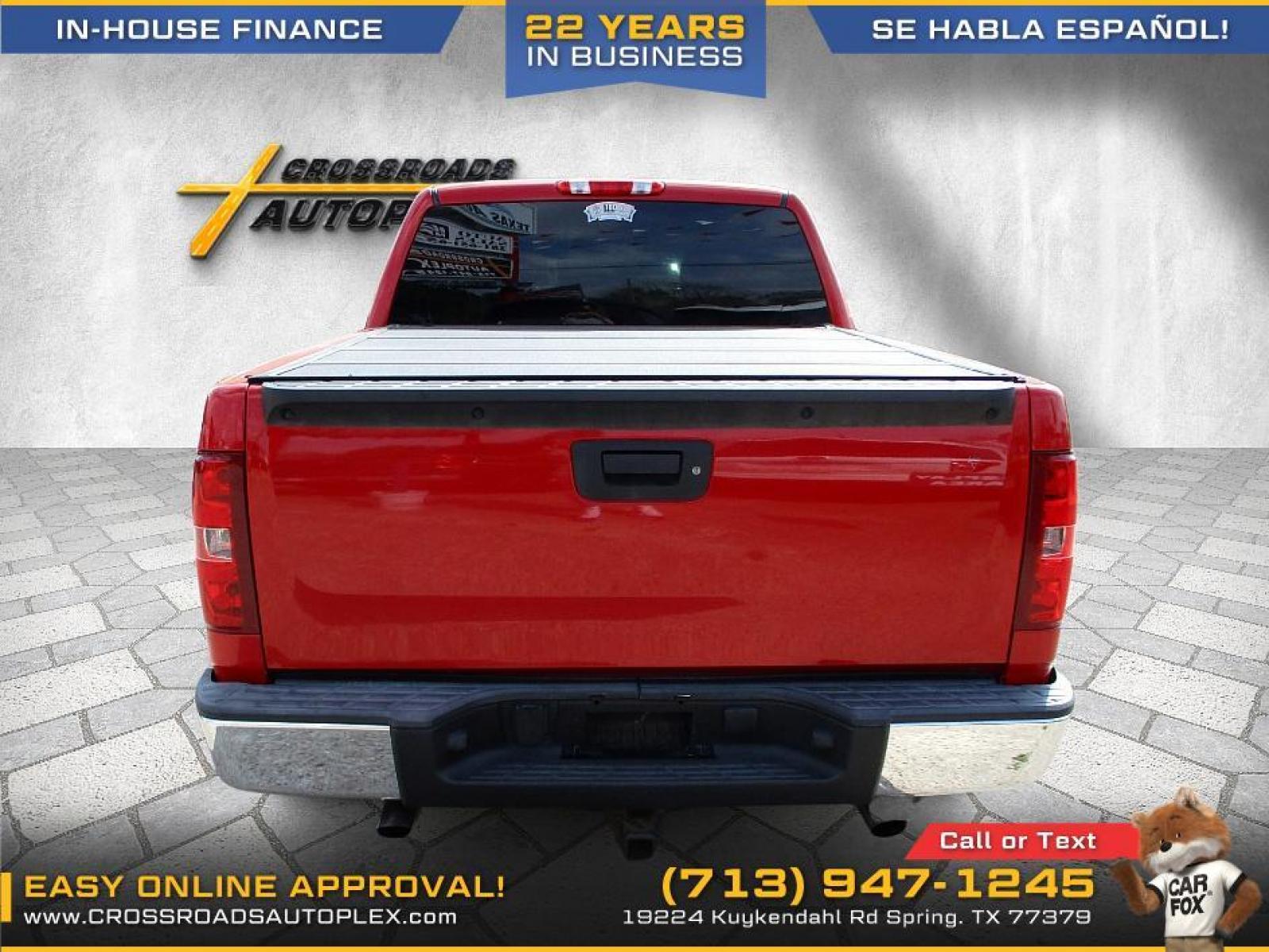 2011 RED /GRAY CHEVROLET SILVERADO 1500 LT Ext. Cab 2WD (1GCRCSE09BZ) with an 5.3L V8 OHV 16V FFV engine, 6-SPEED AUTOMATIC transmission, located at 19224 Kuykendahl Rd, Spring, TX, 77379, (713) 947-1245, 30.049259, -95.491402 - NEW ARRIVAL CHEVROLET SILVERADO CREW CAB PICKUP!! THIS IS A MUST SEE, 4DR CREW CAB, CLOTH INTERIOR WITH NO STAINS AND CUTS, GREAT MILEAGE, ENGINE AND TRANSMISSION RUNS SMOOTH AND FUNCTIONS PROPERLY, ICE COLD A/C, PASSED OUR MULTI-POINT INSPECTION AND READY FOR DELIVERY! ALMOST NEW TIRES AND EXTERIOR - Photo #3