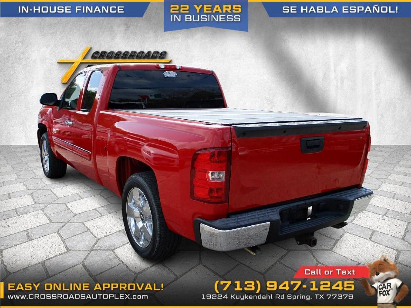 2011 RED /GRAY CHEVROLET SILVERADO 1500 LT Ext. Cab 2WD (1GCRCSE09BZ) with an 5.3L V8 OHV 16V FFV engine, 6-SPEED AUTOMATIC transmission, located at 19224 Kuykendahl Rd, Spring, TX, 77379, (713) 947-1245, 30.049259, -95.491402 - NEW ARRIVAL CHEVROLET SILVERADO CREW CAB PICKUP!! THIS IS A MUST SEE, 4DR CREW CAB, CLOTH INTERIOR WITH NO STAINS AND CUTS, GREAT MILEAGE, ENGINE AND TRANSMISSION RUNS SMOOTH AND FUNCTIONS PROPERLY, ICE COLD A/C, PASSED OUR MULTI-POINT INSPECTION AND READY FOR DELIVERY! ALMOST NEW TIRES AND EXTERIOR - Photo #4