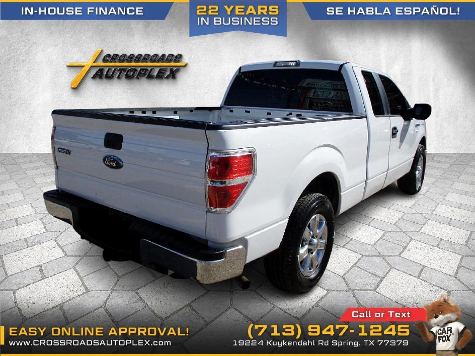 2010 WHITE /GRAY FORD F-150 Lariat SuperCab 6.5-ft. Bed 2WD (1FTEX1CW7AF) with an 4.6L V8 SOHC 16V engine, 4-SPEED AUTOMATIC OR 6-SPEED AUTOMATIC transmission, located at 19224 Kuykendahl Rd, Spring, TX, 77379, (713) 947-1245, 30.049259, -95.491402 - Photo #2
