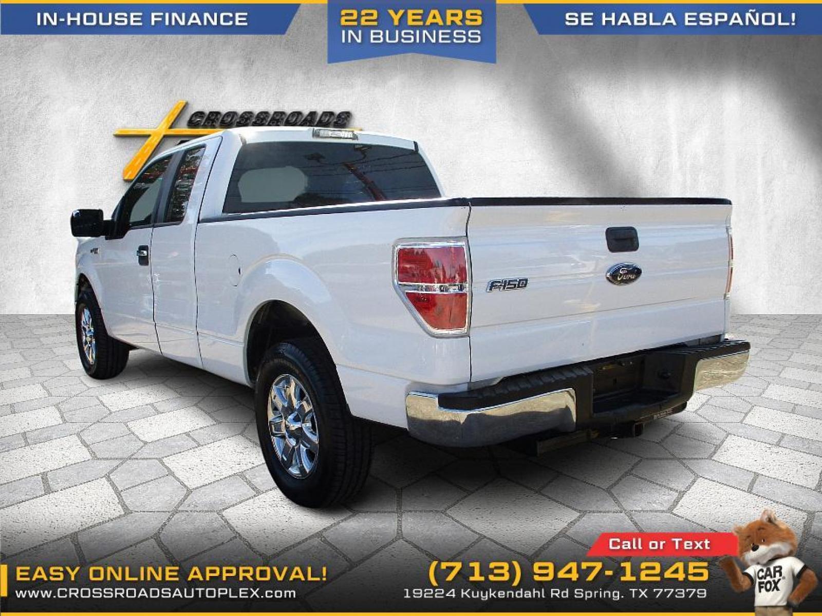 2010 WHITE /GRAY FORD F-150 Lariat SuperCab 6.5-ft. Bed 2WD (1FTEX1CW7AF) with an 4.6L V8 SOHC 16V engine, 4-SPEED AUTOMATIC OR 6-SPEED AUTOMATIC transmission, located at 19224 Kuykendahl Rd, Spring, TX, 77379, (713) 947-1245, 30.049259, -95.491402 - Photo #4