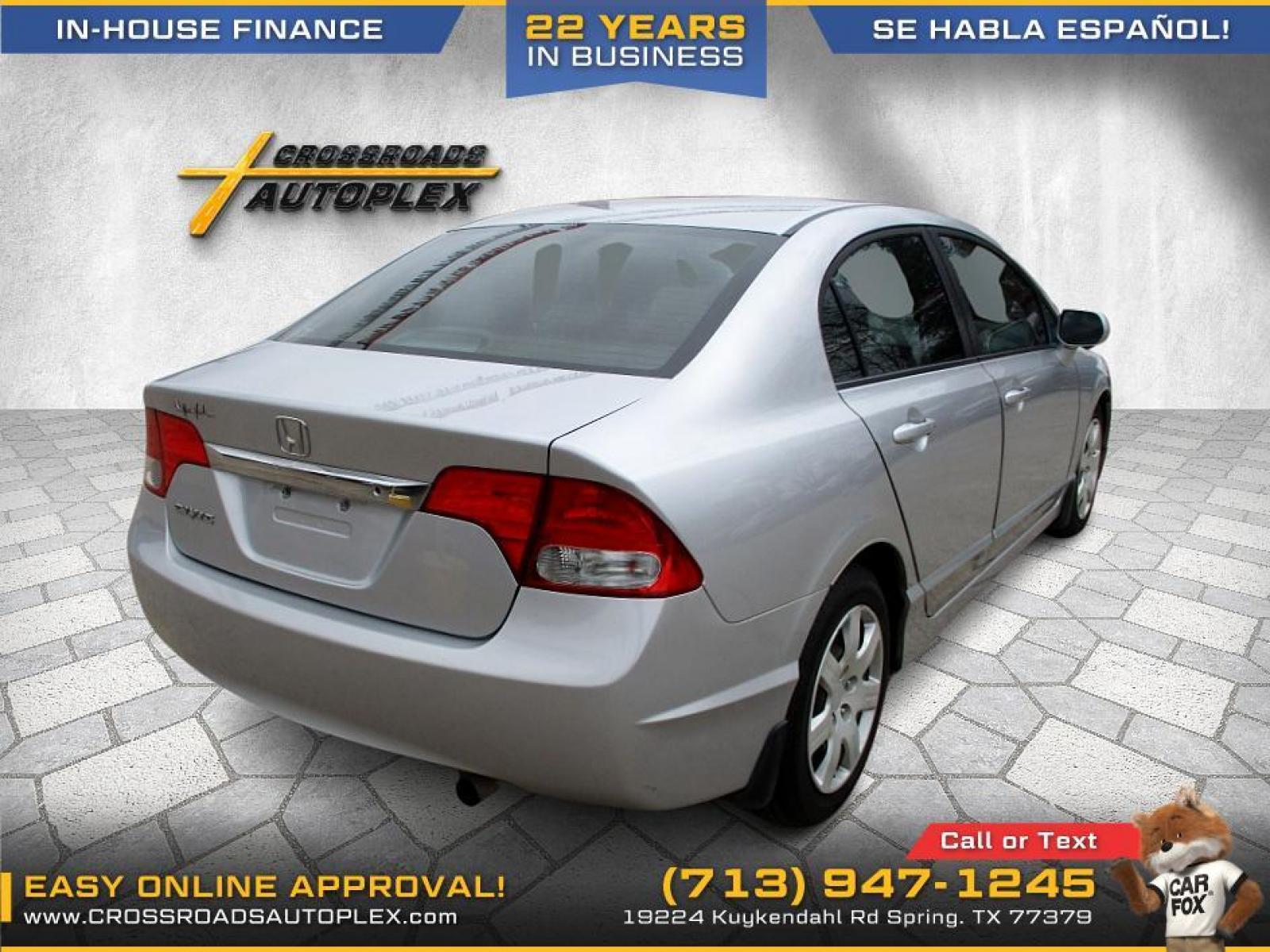 2011 SILVER HONDA CIVIC LX Sedan 5-Speed AT (19XFA1F55BE) with an 1.8L L4 SOHC 16V engine, 5-SPEED AUTOMATIC transmission, located at 19224 Kuykendahl Rd, Spring, TX, 77379, (713) 947-1245, 30.049259, -95.491402 - Photo #2