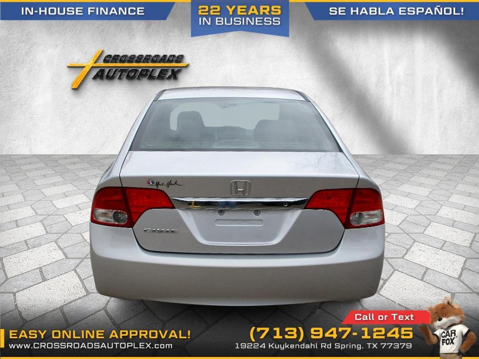 2011 SILVER HONDA CIVIC LX Sedan 5-Speed AT (19XFA1F55BE) with an 1.8L L4 SOHC 16V engine, 5-SPEED AUTOMATIC transmission, located at 19224 Kuykendahl Rd, Spring, TX, 77379, (713) 947-1245, 30.049259, -95.491402 - Photo #3