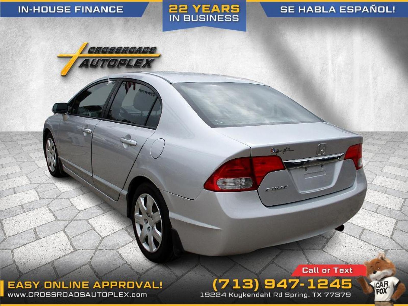 2011 SILVER HONDA CIVIC LX Sedan 5-Speed AT (19XFA1F55BE) with an 1.8L L4 SOHC 16V engine, 5-SPEED AUTOMATIC transmission, located at 19224 Kuykendahl Rd, Spring, TX, 77379, (713) 947-1245, 30.049259, -95.491402 - Photo #4