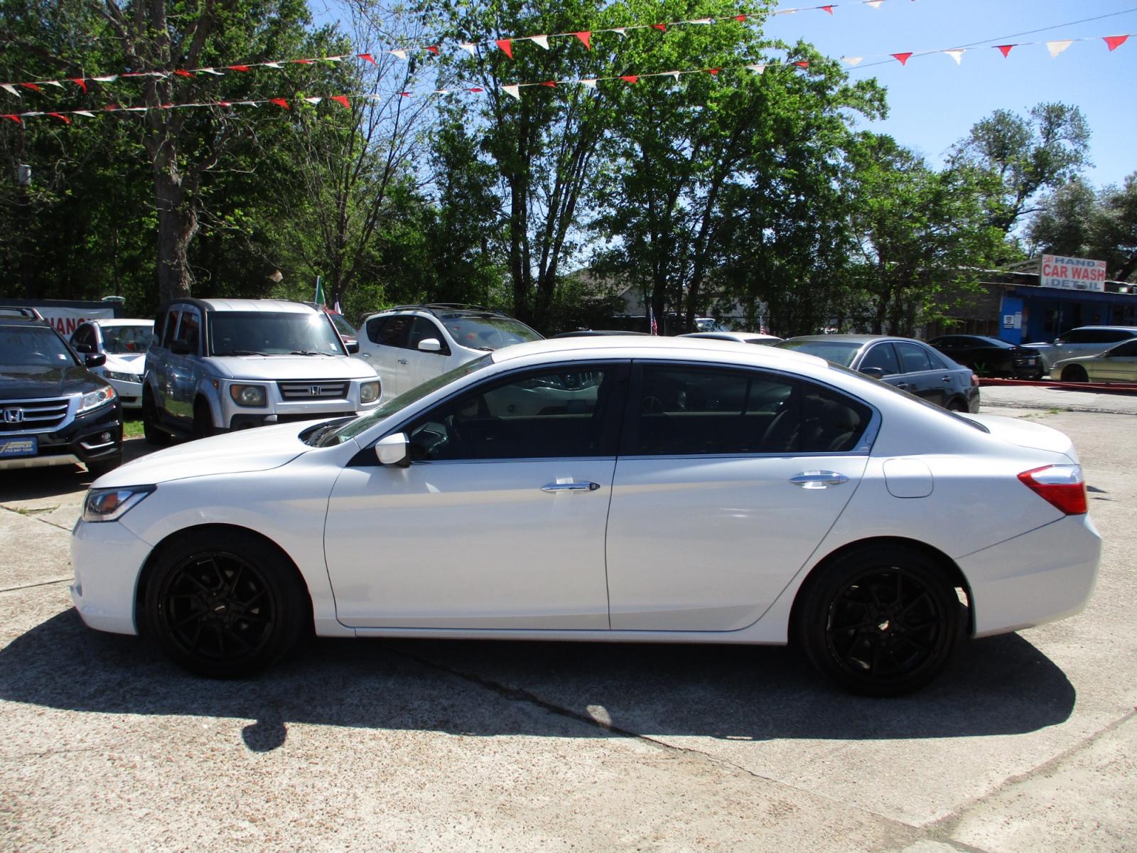 2013 WHITE HONDA ACCORD LX Sedan CVT (1HGCR2F34DA) with an 2.4L L4 DOHC 16V engine, CVT transmission, located at 19224 Kuykendahl Rd, Spring, TX, 77379, (713) 947-1245, 30.049259, -95.491402 - 2013 HONDA ACCORD, CLOTH INTERIOR, IN HOUSE FINANCING- SOUTH HOUSTON TX This Honda Accord is a great example of leading-edge combination of killer looks, next-big-thing technology and huge driving fun. This low mileage Accord embodies our safety for everyone philosophy. Bottom line is it is clean - Photo #4