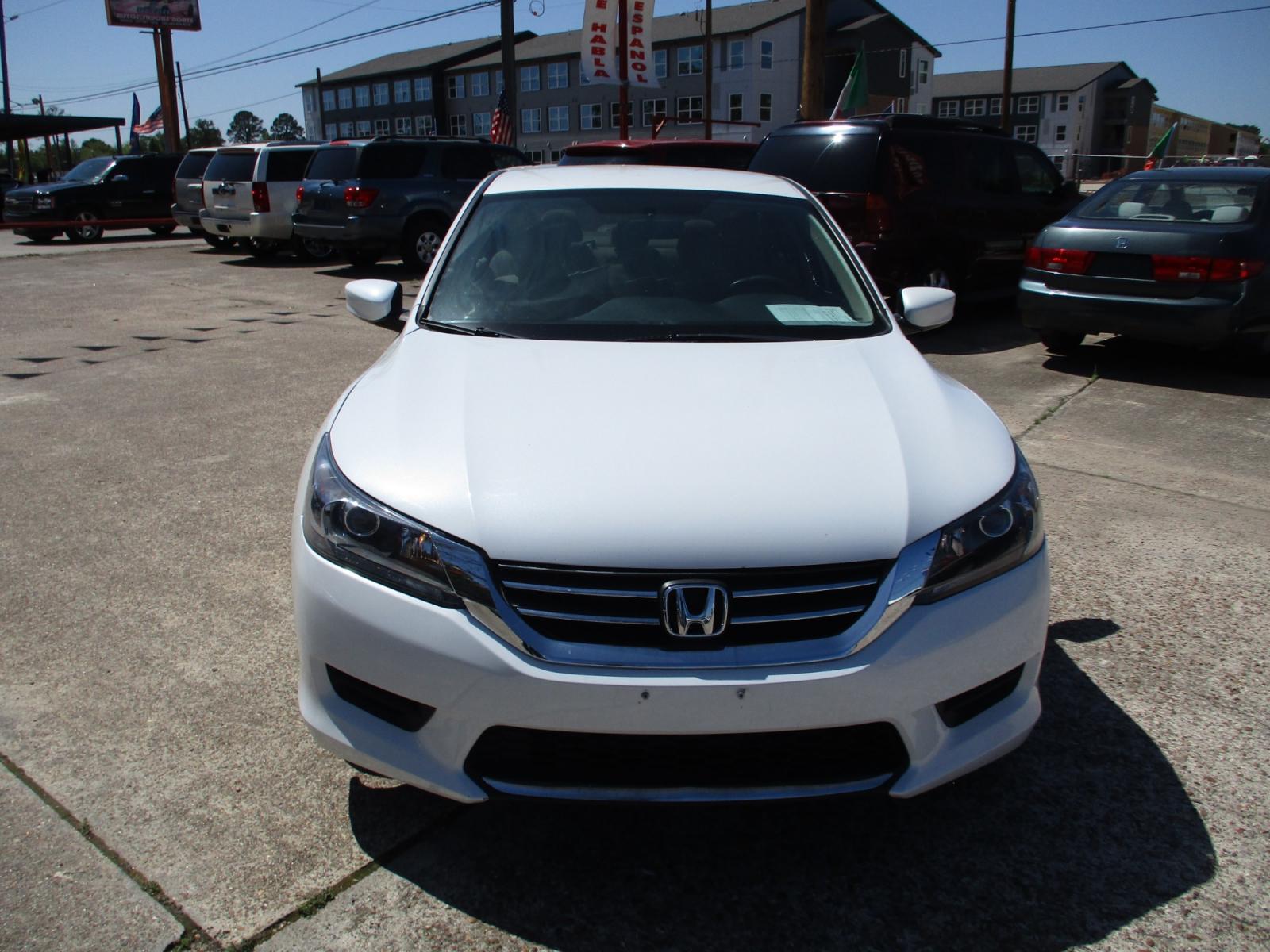 2013 WHITE HONDA ACCORD LX Sedan CVT (1HGCR2F34DA) with an 2.4L L4 DOHC 16V engine, CVT transmission, located at 19224 Kuykendahl Rd, Spring, TX, 77379, (713) 947-1245, 30.049259, -95.491402 - 2013 HONDA ACCORD, CLOTH INTERIOR, IN HOUSE FINANCING- SOUTH HOUSTON TX This Honda Accord is a great example of leading-edge combination of killer looks, next-big-thing technology and huge driving fun. This low mileage Accord embodies our safety for everyone philosophy. Bottom line is it is clean - Photo #5