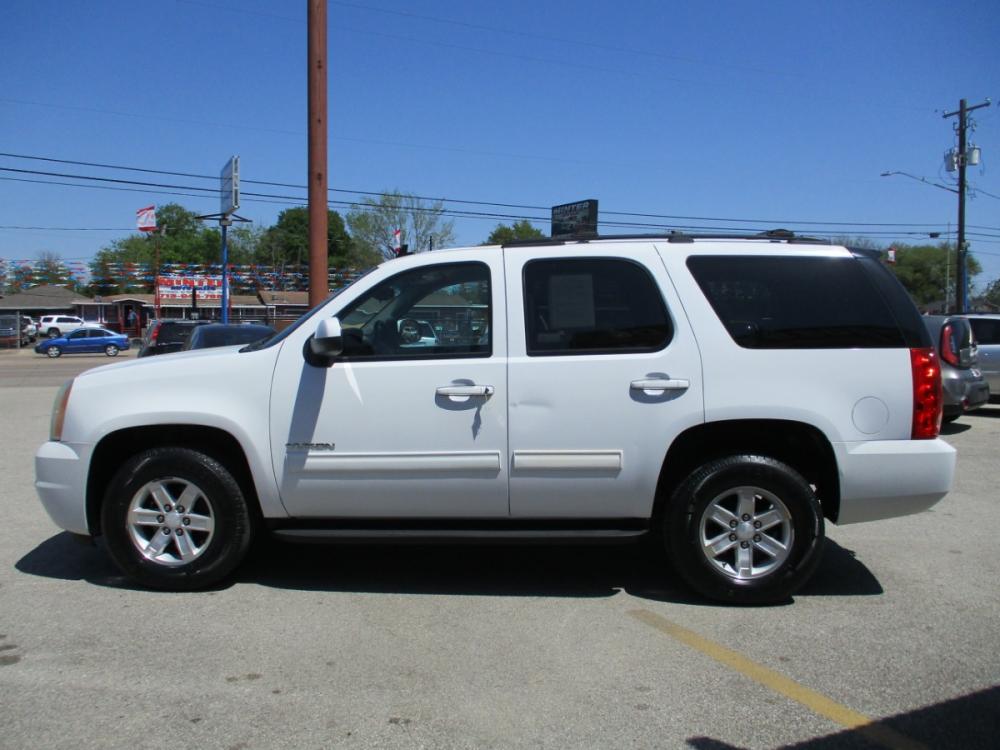 2011 WHITE GMC YUKON SLE1 2WD (1GKS1AE04BR) with an 5.3L V8 OHV 16V FFV engine, 6-SPEED AUTOMATIC transmission, located at 310 Spencer Hwy, South Houston, TX, 77587, (713) 947-1245, 29.664383, -95.228897 - LOOK!! NEW ARRIVAL GMC YUKON, THIS YUKON HAS GONE THROUGH CROSSROADS AUTOPLEX MULTI-POINT INSPECTION AND READY FOR DELIVERY. THIS VEHICLE IS EQUIPPED WITH 3RD SEATING FOR THE WHOLE FAMILY. POWER WINDOWS AND LOCKS, TILT, GREAT SOUND SYSTEM, LEATHER INTERIOR. MOTOR AND TRANSMISSION RUNS GREAT AND SHIF - Photo #5