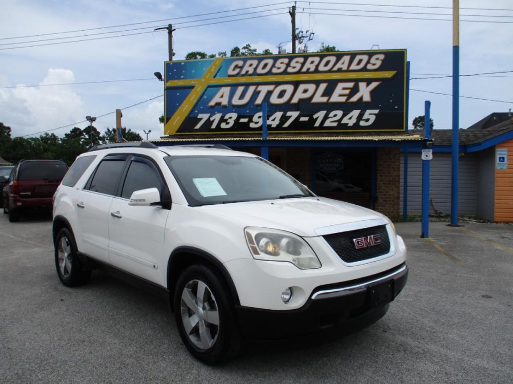 2010 WHITE /GRAY GMC ACADIA SLT-1 FWD (1GKLRMED0AJ) with an 3.6L V6 DOHC 24V engine, 6-SPEED AUTOMATIC transmission, located at 310 Spencer Hwy, South Houston, TX, 77587, (713) 947-1245, 29.664383, -95.228897 - This 2010 GMC Acadia is the complete package! It brings the SUV fan and luxury together as one! Today GMC lets you have luxury without having to sacrifice your space! This mid-size SUV has great appeal and will not last long! Come check us out today! Crossroads Autoplex is a family run dealership th - Photo #0