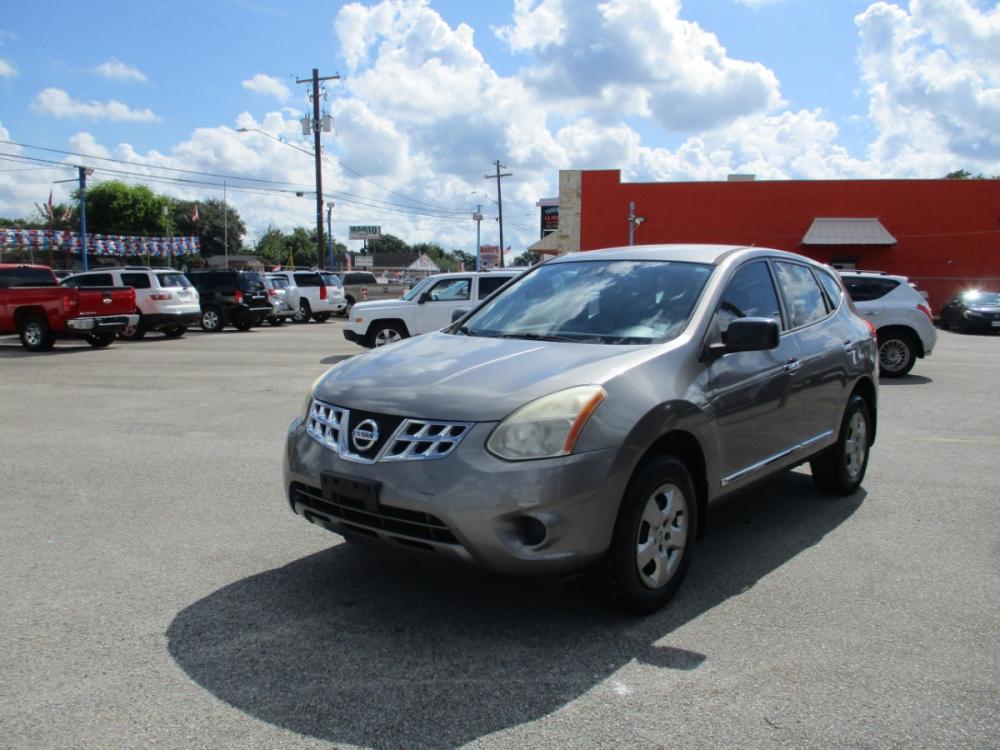 2012 SILVER NISSAN ROGUE S FWD Krom Edition (JN8AS5MT9CW) with an 2.5L L4 DOHC 16V engine, CVT transmission, located at 310 Spencer Hwy, South Houston, TX, 77587, (713) 947-1245, 29.664383, -95.228897 - Photo #6