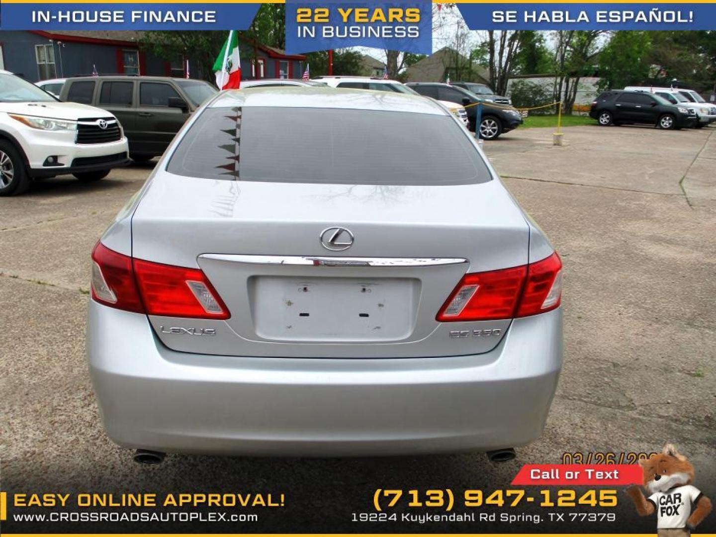 2007 SILVER /GRAY LEXUS ES 350 Sedan (JTHBJ46G472) with an 3.5L V6 DOHC 24V engine, 6-SPEED AUTOMATIC transmission, located at 19224 Kuykendahl Rd, Spring, TX, 77379, (713) 947-1245, 30.049259, -95.491402 - *********************** JUST HIT THE LOT 2007 LEXUS ES330 *************************** IF YOU ARE IN THE MARKET FOR A LUXURY SEDAN, LOOK NO FURTHER!! THIS LEXUS IS IN PRISTINE CONDITION INSIDE AND OUTSIDE. EQUIPPED WITH A V6 MOTOR JUST ENOUGHT HORSEPOWER THAT YOU WILL NEED!! NON SMOKER INSIDE WITH - Photo#3