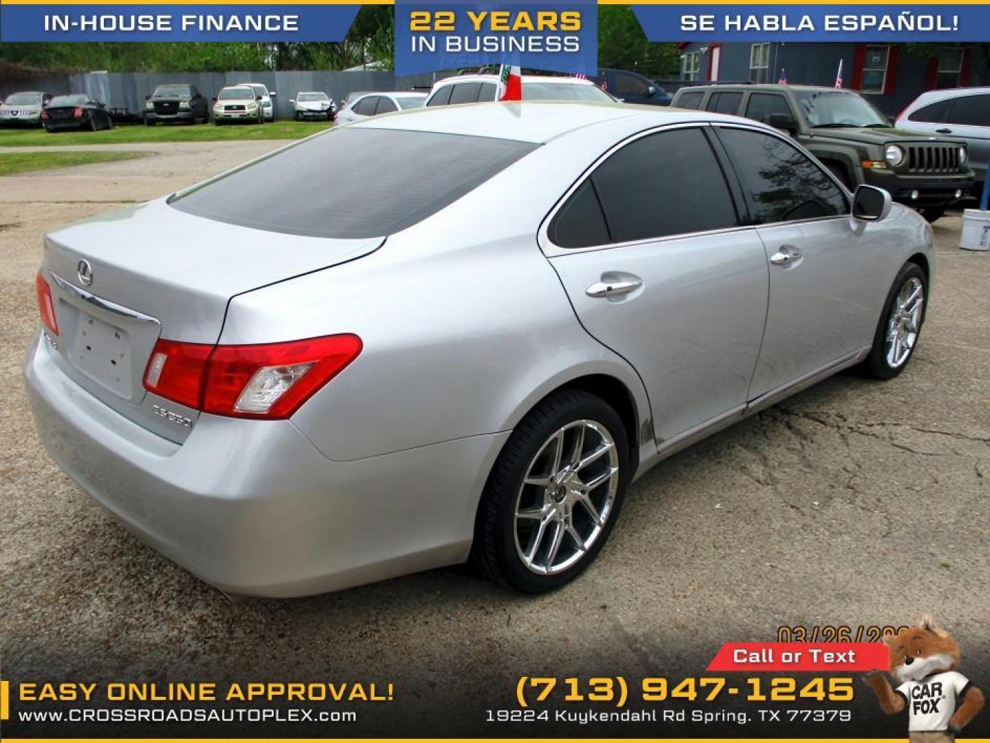 2007 SILVER /GRAY LEXUS ES 350 Sedan (JTHBJ46G472) with an 3.5L V6 DOHC 24V engine, 6-SPEED AUTOMATIC transmission, located at 19224 Kuykendahl Rd, Spring, TX, 77379, (713) 947-1245, 30.049259, -95.491402 - *********************** JUST HIT THE LOT 2007 LEXUS ES330 *************************** IF YOU ARE IN THE MARKET FOR A LUXURY SEDAN, LOOK NO FURTHER!! THIS LEXUS IS IN PRISTINE CONDITION INSIDE AND OUTSIDE. EQUIPPED WITH A V6 MOTOR JUST ENOUGHT HORSEPOWER THAT YOU WILL NEED!! NON SMOKER INSIDE WITH - Photo#4