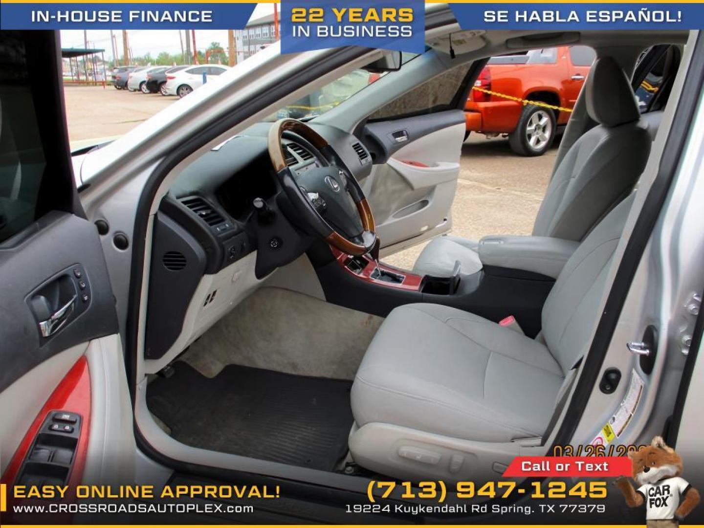 2007 SILVER /GRAY LEXUS ES 350 Sedan (JTHBJ46G472) with an 3.5L V6 DOHC 24V engine, 6-SPEED AUTOMATIC transmission, located at 19224 Kuykendahl Rd, Spring, TX, 77379, (713) 947-1245, 30.049259, -95.491402 - *********************** JUST HIT THE LOT 2007 LEXUS ES330 *************************** IF YOU ARE IN THE MARKET FOR A LUXURY SEDAN, LOOK NO FURTHER!! THIS LEXUS IS IN PRISTINE CONDITION INSIDE AND OUTSIDE. EQUIPPED WITH A V6 MOTOR JUST ENOUGHT HORSEPOWER THAT YOU WILL NEED!! NON SMOKER INSIDE WITH - Photo#8