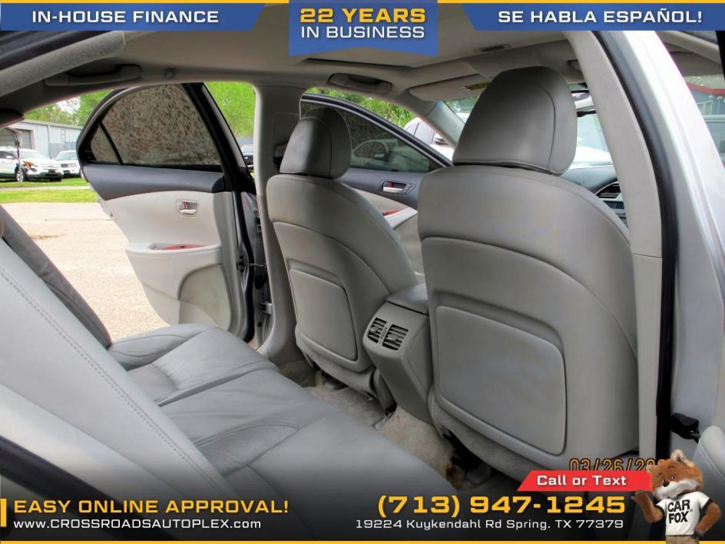 2007 SILVER /GRAY LEXUS ES 350 Sedan (JTHBJ46G472) with an 3.5L V6 DOHC 24V engine, 6-SPEED AUTOMATIC transmission, located at 19224 Kuykendahl Rd, Spring, TX, 77379, (713) 947-1245, 30.049259, -95.491402 - *********************** JUST HIT THE LOT 2007 LEXUS ES330 *************************** IF YOU ARE IN THE MARKET FOR A LUXURY SEDAN, LOOK NO FURTHER!! THIS LEXUS IS IN PRISTINE CONDITION INSIDE AND OUTSIDE. EQUIPPED WITH A V6 MOTOR JUST ENOUGHT HORSEPOWER THAT YOU WILL NEED!! NON SMOKER INSIDE WITH - Photo#11
