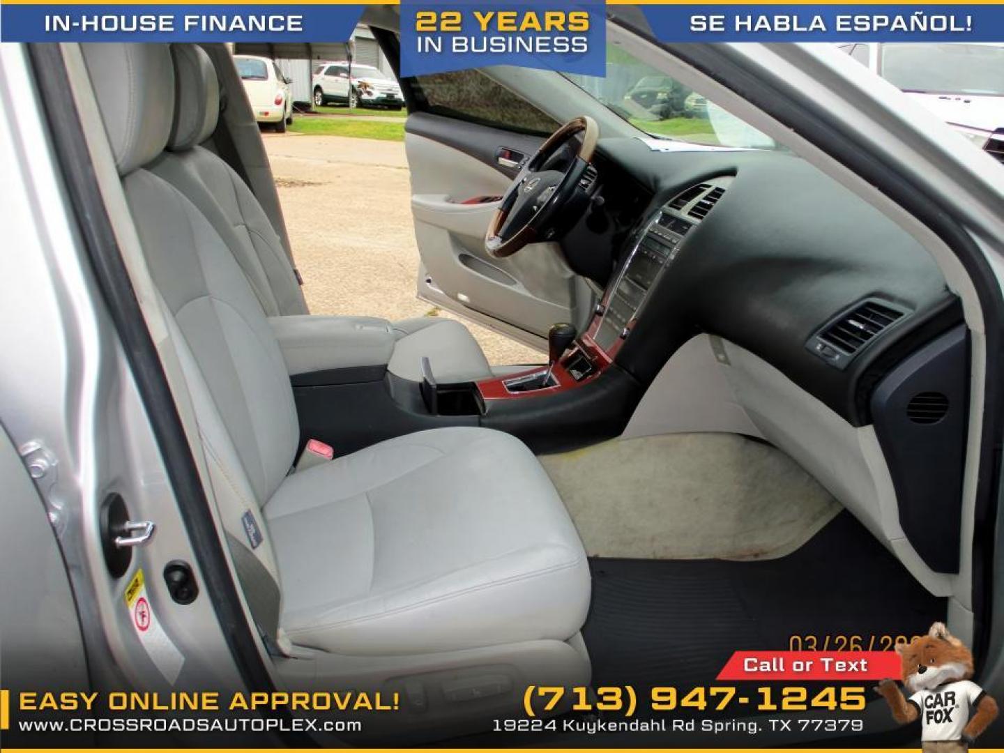 2007 SILVER /GRAY LEXUS ES 350 Sedan (JTHBJ46G472) with an 3.5L V6 DOHC 24V engine, 6-SPEED AUTOMATIC transmission, located at 19224 Kuykendahl Rd, Spring, TX, 77379, (713) 947-1245, 30.049259, -95.491402 - *********************** JUST HIT THE LOT 2007 LEXUS ES330 *************************** IF YOU ARE IN THE MARKET FOR A LUXURY SEDAN, LOOK NO FURTHER!! THIS LEXUS IS IN PRISTINE CONDITION INSIDE AND OUTSIDE. EQUIPPED WITH A V6 MOTOR JUST ENOUGHT HORSEPOWER THAT YOU WILL NEED!! NON SMOKER INSIDE WITH - Photo#12