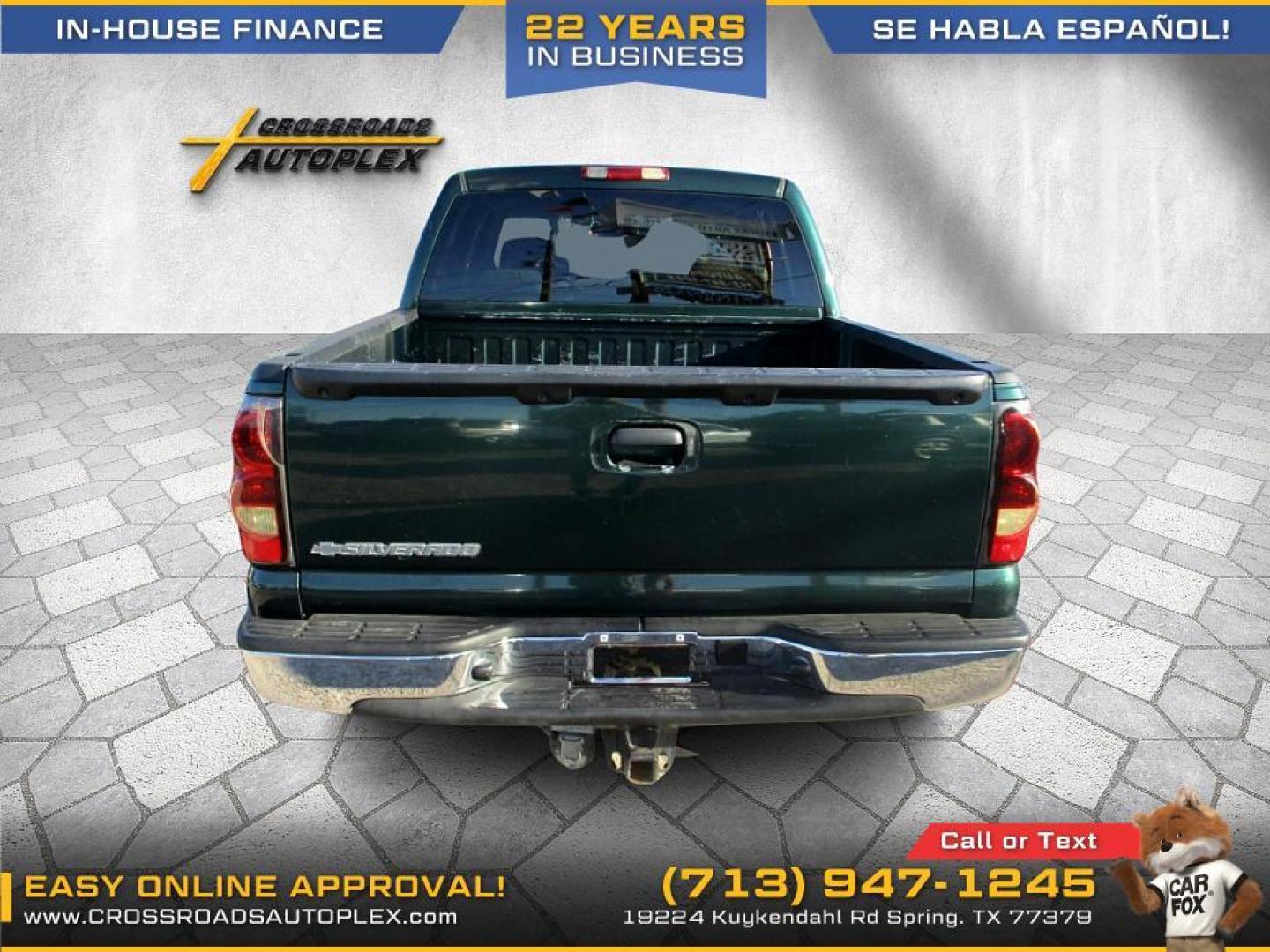 2006 GREEN CHEVROLET SILVERADO 1500 LS2 Crew Cab 2WD (2GCEC13Z361) with an 5.3L V8 OHV 16V FFV engine, 4-SPEED AUTOMATIC transmission, located at 19224 Kuykendahl Rd, Spring, TX, 77379, (713) 947-1245, 30.049259, -95.491402 - NEW ARRIVAL CHEVROLET SILVERADO CREW CAB PICKUP!! THIS IS A MUST SEE, 4DR CREW CAB, CLOTH INTERIOR WITH NO STAINS AND CUTS, GREAT MILEAGE, ENGINE AND TRANSMISSION RUNS SMOOTH AND FUNCTIONS PROPERLY, ICE COLD A/C, PASSED OUR MULTI-POINT INSPECTION AND READY FOR DELIVERY! ALMOST NEW TIRES AND EXTERIOR - Photo#3