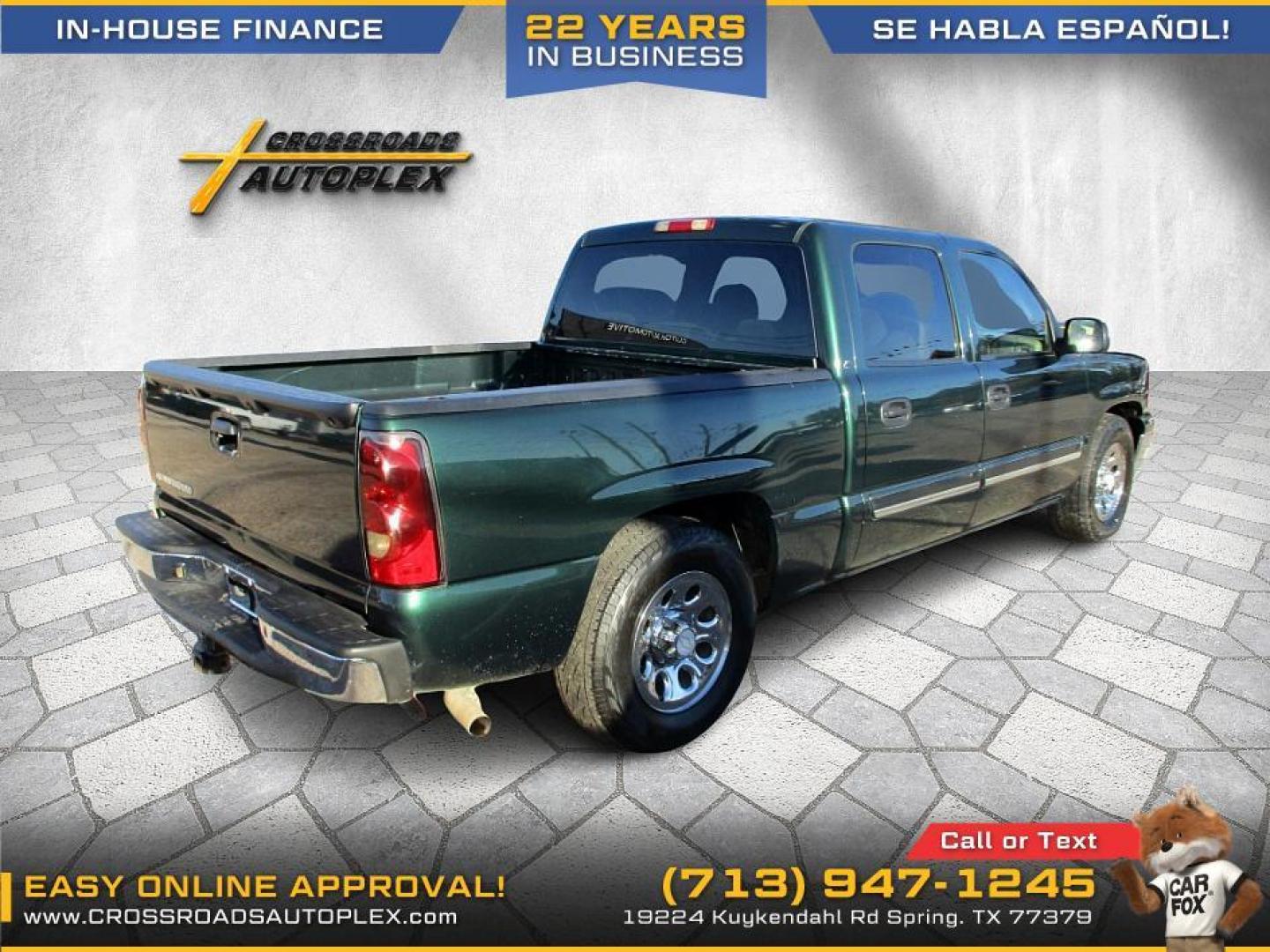 2006 GREEN CHEVROLET SILVERADO 1500 LS2 Crew Cab 2WD (2GCEC13Z361) with an 5.3L V8 OHV 16V FFV engine, 4-SPEED AUTOMATIC transmission, located at 19224 Kuykendahl Rd, Spring, TX, 77379, (713) 947-1245, 30.049259, -95.491402 - NEW ARRIVAL CHEVROLET SILVERADO CREW CAB PICKUP!! THIS IS A MUST SEE, 4DR CREW CAB, CLOTH INTERIOR WITH NO STAINS AND CUTS, GREAT MILEAGE, ENGINE AND TRANSMISSION RUNS SMOOTH AND FUNCTIONS PROPERLY, ICE COLD A/C, PASSED OUR MULTI-POINT INSPECTION AND READY FOR DELIVERY! ALMOST NEW TIRES AND EXTERIOR - Photo#4
