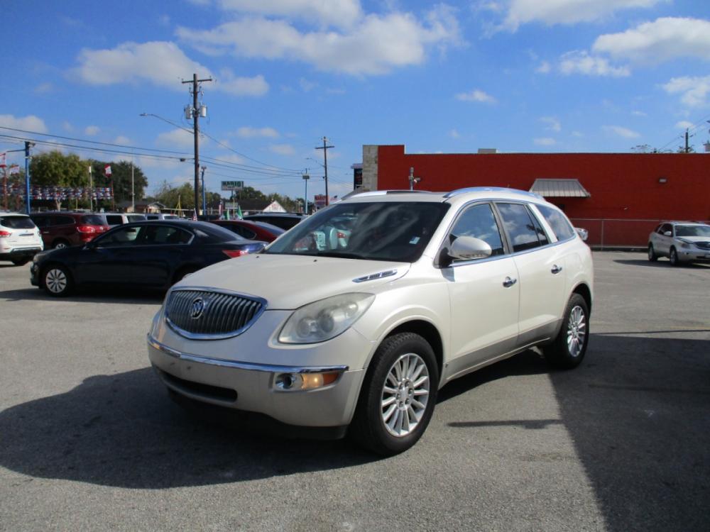 2010 WHITE BUICK ENCLAVE CXL 2XL FWD (5GALRCED0AJ) with an 3.6L V6 DOHC 24V engine, 6-SPEED AUTOMATIC OVERDRIVE transmission, located at 310 Spencer Hwy, South Houston, TX, 77587, (713) 947-1245, 29.664383, -95.228897 - Photo #6