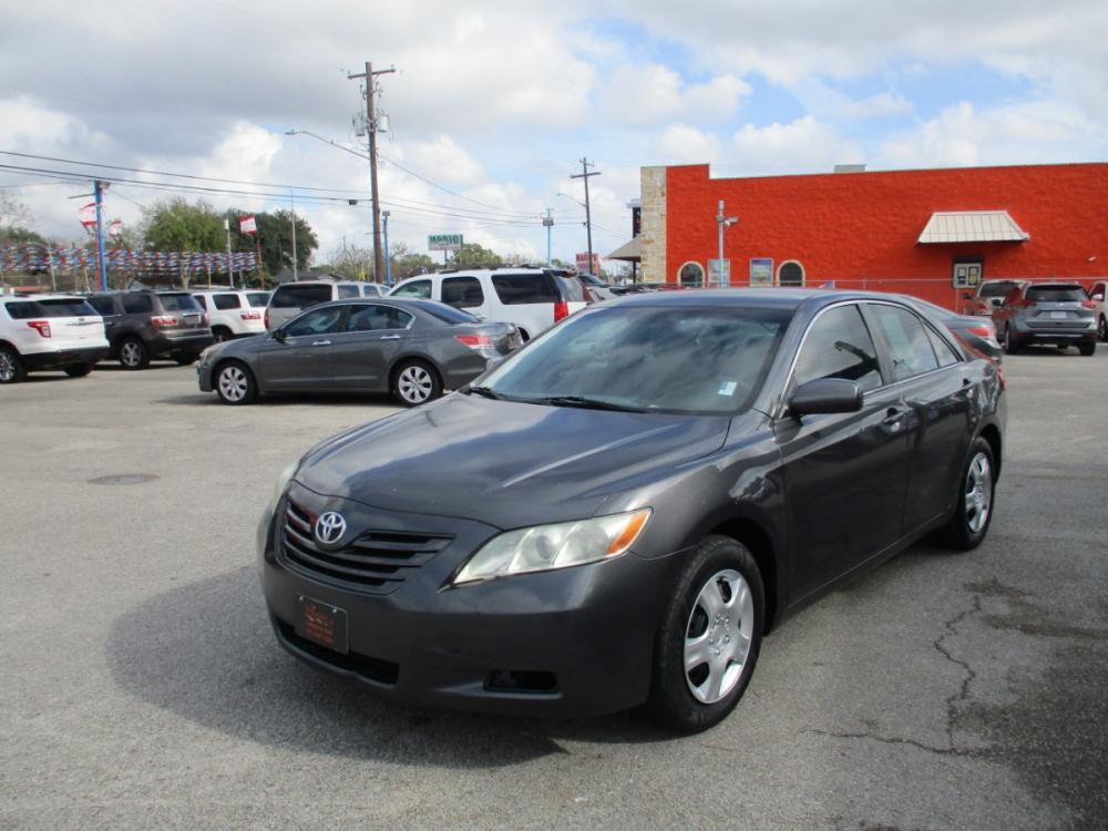 2009 GRAY TOYOTA CAMRY CE 5-Spd AT (4T1BE46K89U) with an 2.4L L4 DOHC 16V engine, 5-SPEED AUTOMATIC transmission, located at 310 Spencer Hwy, South Houston, TX, 77587, (713) 947-1245, 29.664383, -95.228897 - 2009 TOYOTA CAMRY THAT JUST HIT THE LOT!! DONT WANT TO MISS THIS ONE, XTRA CLEAN 4-DOOR FULL SIZE SEDAN JUST ADDED TO OUR INVENTORY, SMOOTH DRIVE INTERIOR OF VEHICLE IS XTRA CLEAN WITH LEATHER SEATS & NO STAINS OR CUTS. EXTERIOR IS EQUALLY AS NICE WITH NO DOOR DINGS ! THIS VEHICLE QUALIFIES FOR OUR - Photo #6