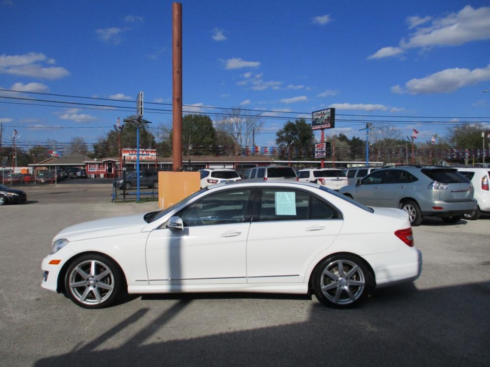 2014 WHITE /BLACK MERCEDES-BENZ C-CLASS C250 Luxury Sedan (WDDGF4HB2EA) with an 1.8L L4 DOHC 16V engine, 7-SPEED AUTOMATIC transmission, located at 310 Spencer Hwy, South Houston, TX, 77587, (713) 947-1245, 29.664383, -95.228897 - Photo #5