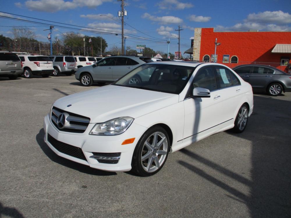 2014 WHITE /BLACK MERCEDES-BENZ C-CLASS C250 Luxury Sedan (WDDGF4HB2EA) with an 1.8L L4 DOHC 16V engine, 7-SPEED AUTOMATIC transmission, located at 310 Spencer Hwy, South Houston, TX, 77587, (713) 947-1245, 29.664383, -95.228897 - Photo #6