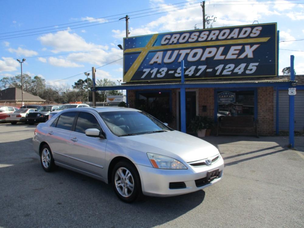 2007 SILVER /GRAY HONDA ACCORD EX-L Sedan AT (1HGCM56887A) with an 2.4L L4 DOHC 16V engine, 5-SPEED AUTOMATIC transmission, located at 310 Spencer Hwy, South Houston, TX, 77587, (713) 947-1245, 29.664383, -95.228897 - Photo #0