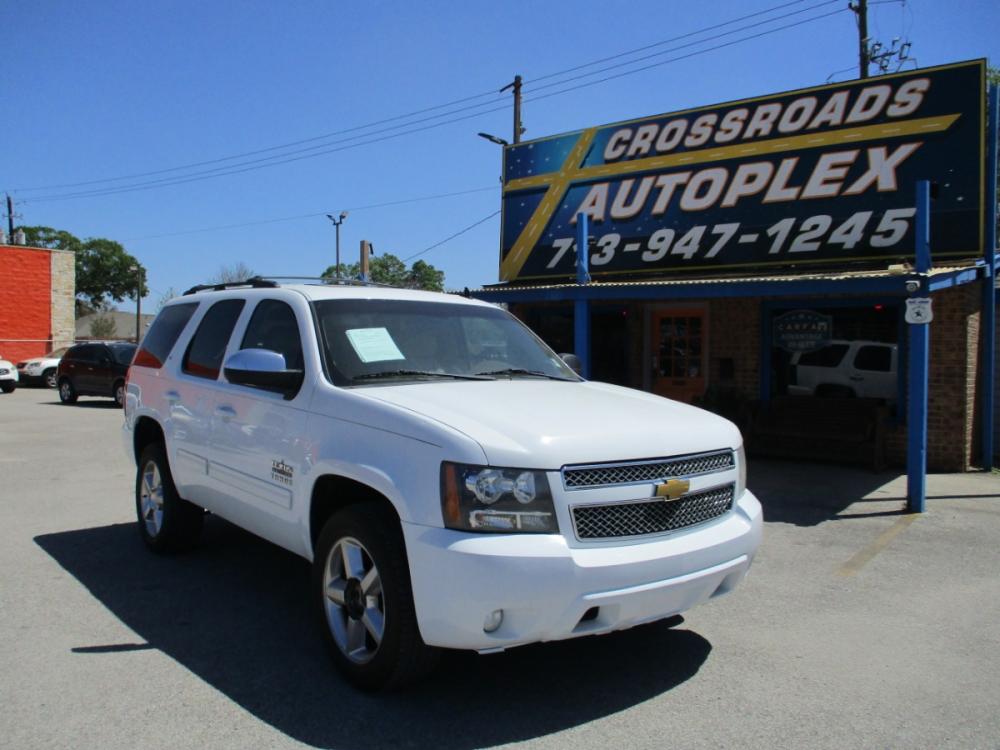 2011 WHITE CHEVROLET TAHOE LT 2WD (1GNSCBE01BR) with an 5.3L V8 OHV 16V FFV engine, 6-SPEED AUTOMATIC transmission, located at 310 Spencer Hwy, South Houston, TX, 77587, (713) 947-1245, 29.664383, -95.228897 - LOOK!! NEW ARRIVAL CHEVROLET TAHOE, THIS TAHOE HAS GONE THROUGH Crossroads Autoplex MULTI-POINT INSPECTION AND READY FOR DELIVERY. THIS VEHICLE IS EQUIPPED WITH 3RD SEATING FOR THE WHOLE FAMILY. POWER WINDOWS AND LOCKS, TILT, GREAT SOUND SYSTEM, LEATHER INTERIOR. MOTOR AND TRANSMISSION RUNS GREAT AN - Photo #0