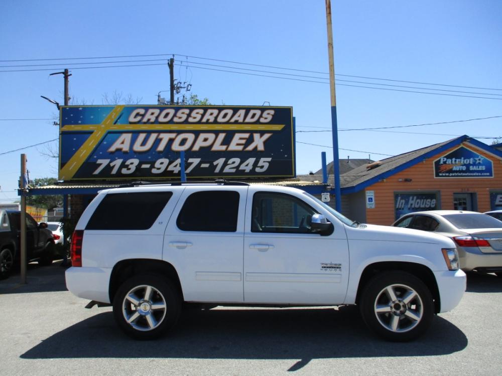 2011 WHITE CHEVROLET TAHOE LT 2WD (1GNSCBE01BR) with an 5.3L V8 OHV 16V FFV engine, 6-SPEED AUTOMATIC transmission, located at 310 Spencer Hwy, South Houston, TX, 77587, (713) 947-1245, 29.664383, -95.228897 - LOOK!! NEW ARRIVAL CHEVROLET TAHOE, THIS TAHOE HAS GONE THROUGH Crossroads Autoplex MULTI-POINT INSPECTION AND READY FOR DELIVERY. THIS VEHICLE IS EQUIPPED WITH 3RD SEATING FOR THE WHOLE FAMILY. POWER WINDOWS AND LOCKS, TILT, GREAT SOUND SYSTEM, LEATHER INTERIOR. MOTOR AND TRANSMISSION RUNS GREAT AN - Photo #1