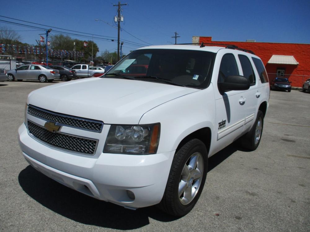 2011 WHITE CHEVROLET TAHOE LT 2WD (1GNSCBE01BR) with an 5.3L V8 OHV 16V FFV engine, 6-SPEED AUTOMATIC transmission, located at 310 Spencer Hwy, South Houston, TX, 77587, (713) 947-1245, 29.664383, -95.228897 - LOOK!! NEW ARRIVAL CHEVROLET TAHOE, THIS TAHOE HAS GONE THROUGH Crossroads Autoplex MULTI-POINT INSPECTION AND READY FOR DELIVERY. THIS VEHICLE IS EQUIPPED WITH 3RD SEATING FOR THE WHOLE FAMILY. POWER WINDOWS AND LOCKS, TILT, GREAT SOUND SYSTEM, LEATHER INTERIOR. MOTOR AND TRANSMISSION RUNS GREAT AN - Photo #6