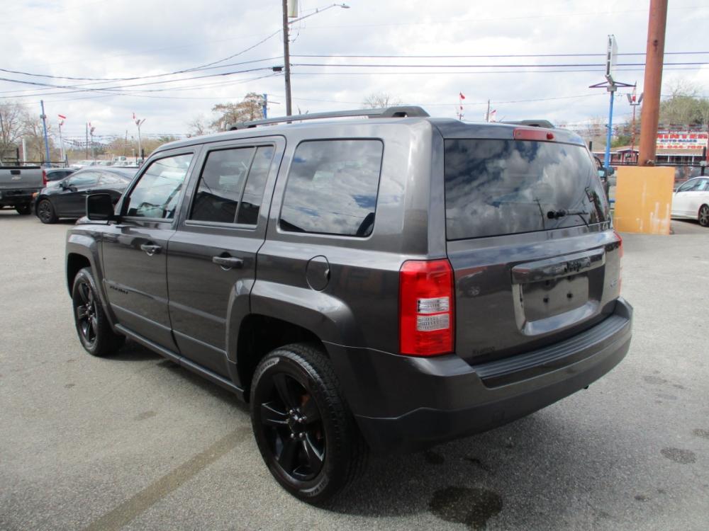 2015 GRAY JEEP PATRIOT Sport 2WD (1C4NJPBAXFD) with an 2.0L L4 DOHC 16V engine, AUTOMATIC transmission, located at 310 Spencer Hwy, South Houston, TX, 77587, (713) 947-1245, 29.664383, -95.228897 - Extra clean! New Inventory! This Jeep Patriot has been very well taken care of. The Jeep Patriot has been a best seller for years due to its reliability and versatility! This car has plenty of life left on it. This car fits our Special Finance Program and qualifies for in-house finance! Come see us - Photo #4