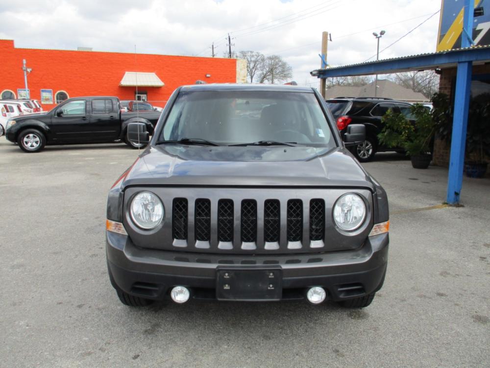2015 GRAY JEEP PATRIOT Sport 2WD (1C4NJPBAXFD) with an 2.0L L4 DOHC 16V engine, AUTOMATIC transmission, located at 310 Spencer Hwy, South Houston, TX, 77587, (713) 947-1245, 29.664383, -95.228897 - Extra clean! New Inventory! This Jeep Patriot has been very well taken care of. The Jeep Patriot has been a best seller for years due to its reliability and versatility! This car has plenty of life left on it. This car fits our Special Finance Program and qualifies for in-house finance! Come see us - Photo #7
