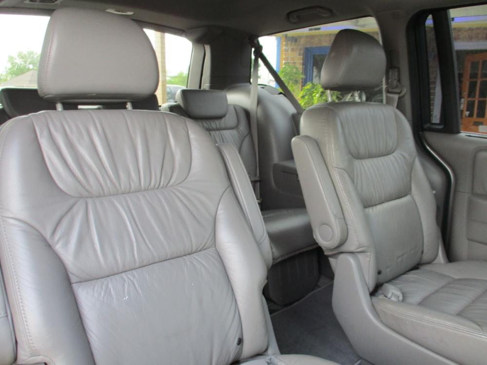2009 GRAY HONDA ODYSSEY EX-L (5FNRL38679B) with an 3.5L V6 SOHC 24V engine, 5-SPEED AUTOMATIC transmission, located at 310 Spencer Hwy, South Houston, TX, 77587, (713) 947-1245, 29.664383, -95.228897 - Photo #11
