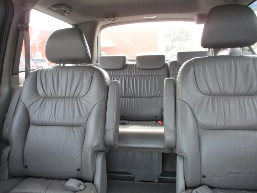 2009 GRAY HONDA ODYSSEY EX-L (5FNRL38679B) with an 3.5L V6 SOHC 24V engine, 5-SPEED AUTOMATIC transmission, located at 310 Spencer Hwy, South Houston, TX, 77587, (713) 947-1245, 29.664383, -95.228897 - Photo #16