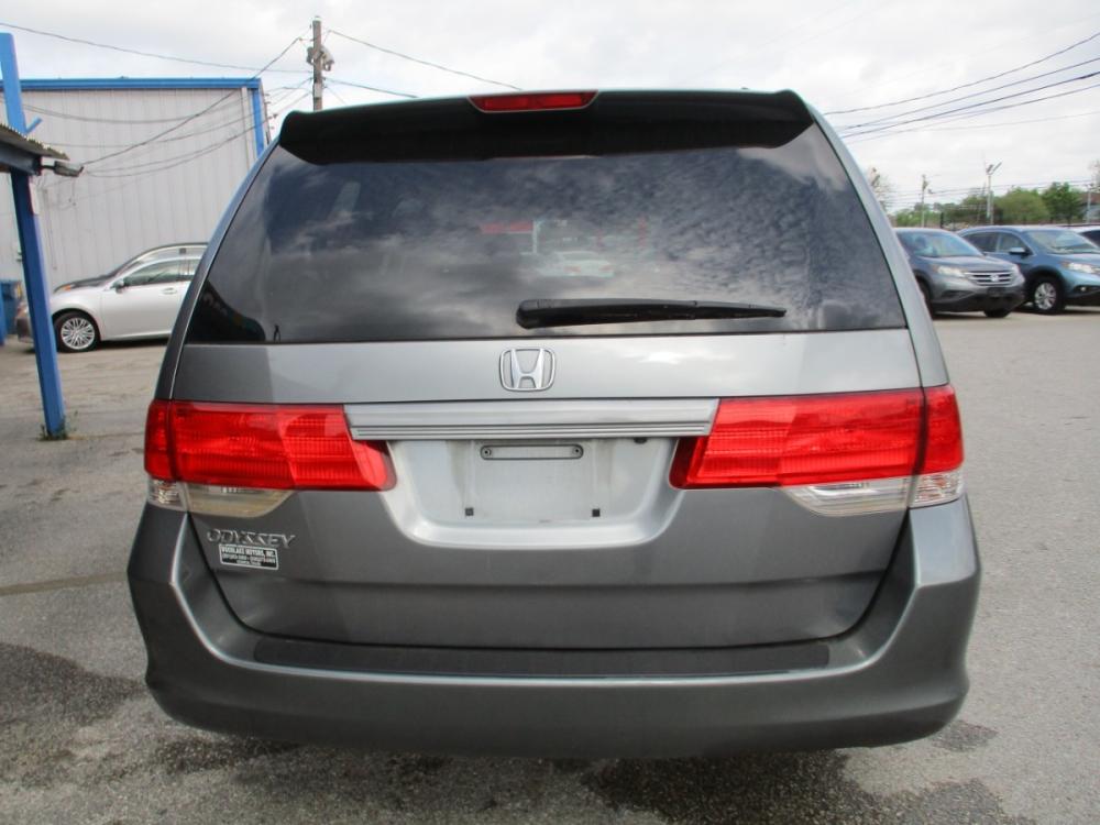 2009 GRAY HONDA ODYSSEY EX-L (5FNRL38679B) with an 3.5L V6 SOHC 24V engine, 5-SPEED AUTOMATIC transmission, located at 310 Spencer Hwy, South Houston, TX, 77587, (713) 947-1245, 29.664383, -95.228897 - Photo #3