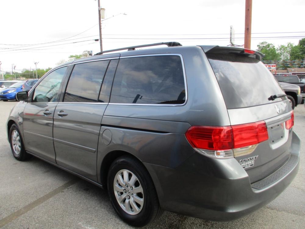 2009 GRAY HONDA ODYSSEY EX-L (5FNRL38679B) with an 3.5L V6 SOHC 24V engine, 5-SPEED AUTOMATIC transmission, located at 310 Spencer Hwy, South Houston, TX, 77587, (713) 947-1245, 29.664383, -95.228897 - Photo #4