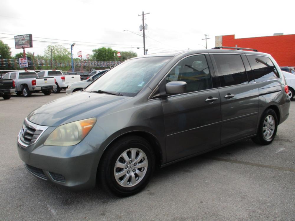 2009 GRAY HONDA ODYSSEY EX-L (5FNRL38679B) with an 3.5L V6 SOHC 24V engine, 5-SPEED AUTOMATIC transmission, located at 310 Spencer Hwy, South Houston, TX, 77587, (713) 947-1245, 29.664383, -95.228897 - Photo #5