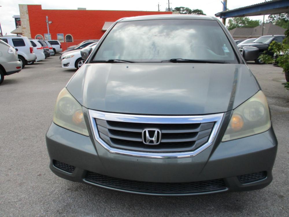 2009 GRAY HONDA ODYSSEY EX-L (5FNRL38679B) with an 3.5L V6 SOHC 24V engine, 5-SPEED AUTOMATIC transmission, located at 310 Spencer Hwy, South Houston, TX, 77587, (713) 947-1245, 29.664383, -95.228897 - Photo #6