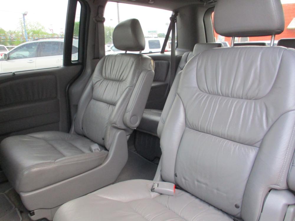 2009 GRAY HONDA ODYSSEY EX-L (5FNRL38679B) with an 3.5L V6 SOHC 24V engine, 5-SPEED AUTOMATIC transmission, located at 310 Spencer Hwy, South Houston, TX, 77587, (713) 947-1245, 29.664383, -95.228897 - Photo #7