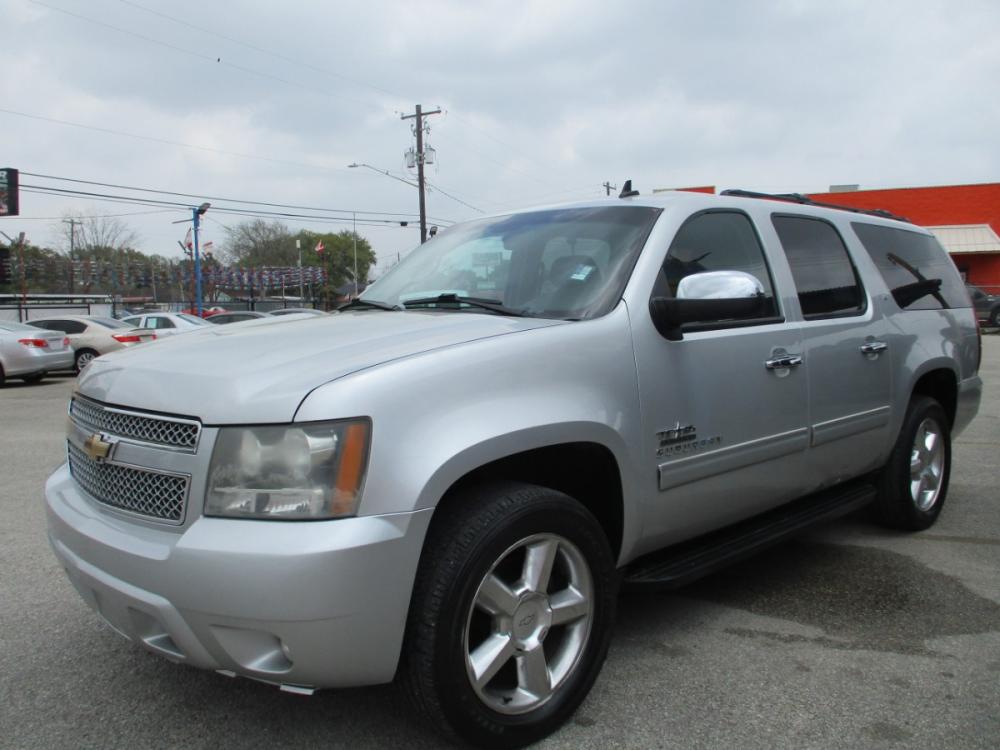 2011 SILVER CHEVROLET SUBURBAN LT 1500 2WD (1GNSCJE09BR) with an 5.3L V8 OHV 16V FFV engine, 6-SPEED AUTOMATIC transmission, located at 310 Spencer Hwy, South Houston, TX, 77587, (713) 947-1245, 29.664383, -95.228897 - LOOK!! NEW ARRIVAL CHEVROLET SUBURBAN LT, THIS SUBURBAN HAS GONE THROUGH LEGACY TRUCKS AND CARS MULTI-POINT INSPECTION AND READY FOR DELIVERY. THIS VEHICLE IS EQUIPPED WITH 3RD SEATING FOR THE WHOLE FAMILY. POWER WINDOWS AND LOCKS, TILT, GREAT SOUND SYSTEM, LEATHER INTERIOR. MOTOR AND TRANSMISSION R - Photo #6