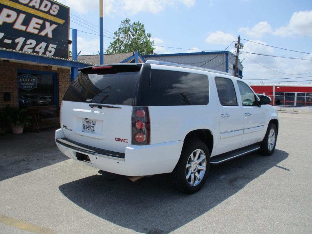 2007 WHITE GMC YUKON DENALI XL AWD (1GKFK66807J) with an 6.2L V8 OHV 16V engine, 4-SPEED AUTOMATIC transmission, located at 310 Spencer Hwy, South Houston, TX, 77587, (713) 947-1245, 29.664383, -95.228897 - LOOK!! NEW ARRIVALGMC YUKON DENALI, THIS DENALI HAS GONE THROUGH CROSSROADS AUTOPLEX MULTI-POINT INSPECTION AND READY FOR DELIVERY. THIS VEHICLE IS EQUIPPED WITH 3RD SEATING FOR THE WHOLE FAMILY. POWER WINDOWS AND LOCKS, TILT, GREAT SOUND SYSTEM, LEATHER INTERIOR. MOTOR AND TRANSMISSION RUNS GREAT A - Photo #2
