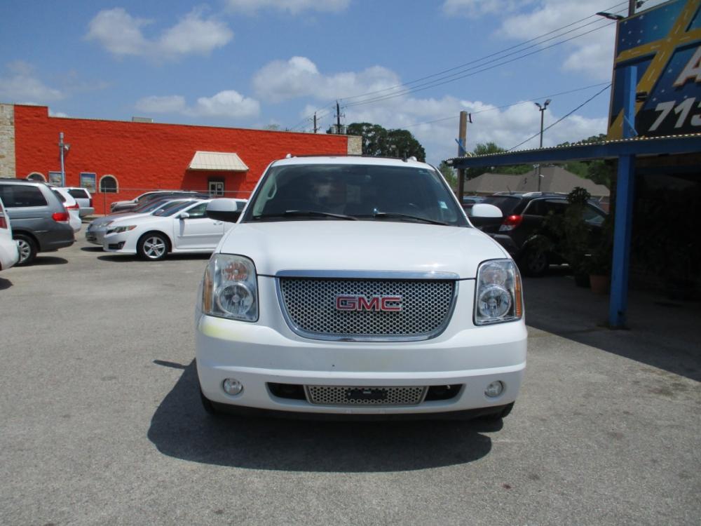 2007 WHITE GMC YUKON DENALI XL AWD (1GKFK66807J) with an 6.2L V8 OHV 16V engine, 4-SPEED AUTOMATIC transmission, located at 310 Spencer Hwy, South Houston, TX, 77587, (713) 947-1245, 29.664383, -95.228897 - LOOK!! NEW ARRIVALGMC YUKON DENALI, THIS DENALI HAS GONE THROUGH CROSSROADS AUTOPLEX MULTI-POINT INSPECTION AND READY FOR DELIVERY. THIS VEHICLE IS EQUIPPED WITH 3RD SEATING FOR THE WHOLE FAMILY. POWER WINDOWS AND LOCKS, TILT, GREAT SOUND SYSTEM, LEATHER INTERIOR. MOTOR AND TRANSMISSION RUNS GREAT A - Photo #7