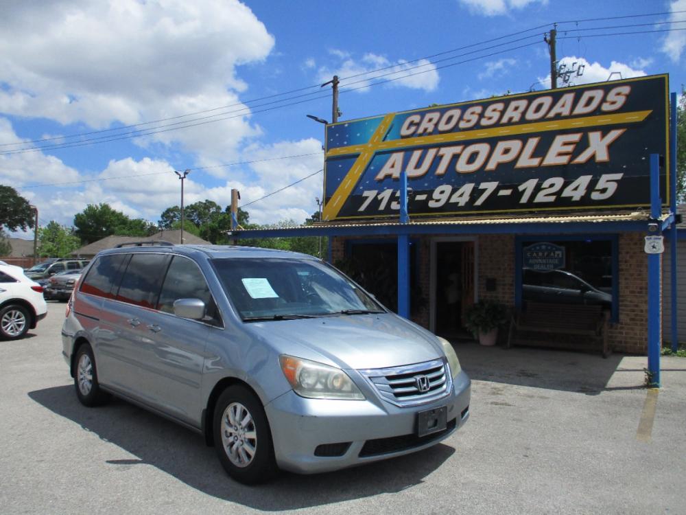 2008 SILVER HONDA ODYSSEY EX-L w/ DVD (5FNRL38708B) with an 3.5L V6 SOHC 24V engine, 5-SPEED AUTOMATIC transmission, located at 310 Spencer Hwy, South Houston, TX, 77587, (713) 947-1245, 29.664383, -95.228897 - This Honda Pilot has towing capacity, feels big behind the wheel. A huge pro for this unit is the roomy interior with eight-passenger seating, versatile storage and cargo-hauling abilities, many standard features, comfortable ride, smooth power delivery. Edmunds Say: One of the best crossover SUVs a - Photo #0