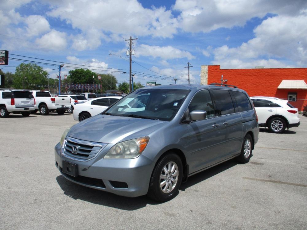 2008 SILVER HONDA ODYSSEY EX-L w/ DVD (5FNRL38708B) with an 3.5L V6 SOHC 24V engine, 5-SPEED AUTOMATIC transmission, located at 310 Spencer Hwy, South Houston, TX, 77587, (713) 947-1245, 29.664383, -95.228897 - This Honda Pilot has towing capacity, feels big behind the wheel. A huge pro for this unit is the roomy interior with eight-passenger seating, versatile storage and cargo-hauling abilities, many standard features, comfortable ride, smooth power delivery. Edmunds Say: One of the best crossover SUVs a - Photo #6