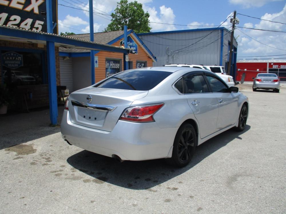 2015 SILVER NISSAN ALTIMA 2.5 S (1N4AL3AP9FC) with an 2.5L L4 DOHC 16V engine, CVT transmission, located at 310 Spencer Hwy, South Houston, TX, 77587, (713) 947-1245, 29.664383, -95.228897 - 2015 NISSAN ALTIMA****** NEW ARRIVAL****** GREAT GAS MILEAGE Keyless entry, Freezing cold A/C! This 2012 Nissan Altima is extra clean and has never been smoked in. Come see why the Nissan Altima has been one of the best selling full size sedans in the market today. It gets great gas mileage and - Photo #2