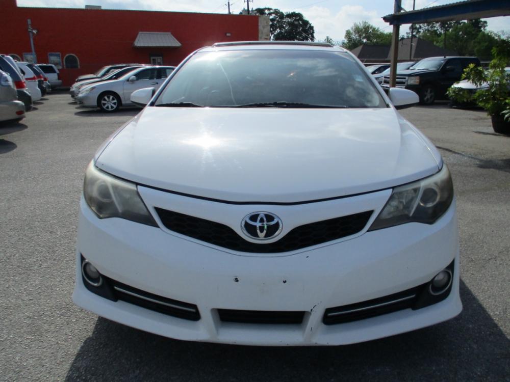 2012 WHITE /BLACK TOYOTA CAMRY SE (4T1BF1FK1CU) with an 2.5L L4 DOHC 16V engine, 6-SPEED AUTOMATIC transmission, located at 310 Spencer Hwy, South Houston, TX, 77587, (713) 947-1245, 29.664383, -95.228897 - 2012 TOYOTA CAMRY THAT JUST HIT THE LOT!! DONT WANT TO MISS THIS ONE, XTRA CLEAN 4-DOOR FULL SIZE SEDAN JUST ADDED TO OUR INVENTORY, SMOOTH DRIVE INTERIOR OF VEHICLE IS XTRA CLEAN WITH LEATHER SEATS & NO STAINS OR CUTS. EXTERIOR IS EQUALLY AS NICE WITH NO DOOR DINGS ! THIS VEHICLE QUALIFIES FOR OUR - Photo #7