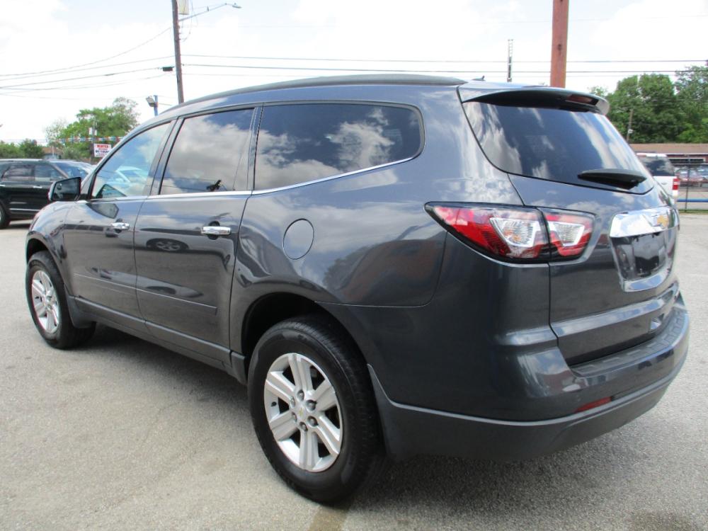 2013 GRAY CHEVROLET TRAVERSE 1LT FWD (1GNKRGKD4DJ) with an 3.6L V6 DOHC 24V engine, 6-SPEED AUTOMATIC transmission, located at 310 Spencer Hwy, South Houston, TX, 77587, (713) 947-1245, 29.664383, -95.228897 - This 2013 Chevrolet Traverse is the complete package! It brings the SUV fan and luxury together as one! Today Chevrolet lets you have luxury without having to sacrifice your space! This mid-size SUV has great appeal and will not last long! Come check us out today! Crossroads Autoplex is a family run - Photo #4