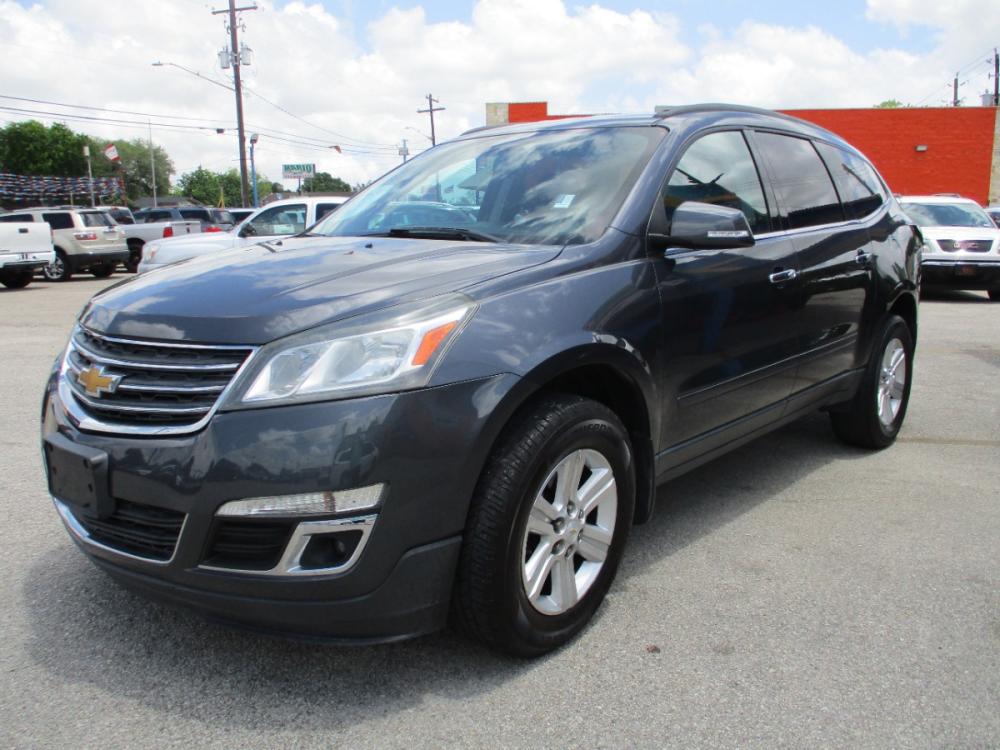 2013 GRAY CHEVROLET TRAVERSE 1LT FWD (1GNKRGKD4DJ) with an 3.6L V6 DOHC 24V engine, 6-SPEED AUTOMATIC transmission, located at 310 Spencer Hwy, South Houston, TX, 77587, (713) 947-1245, 29.664383, -95.228897 - This 2013 Chevrolet Traverse is the complete package! It brings the SUV fan and luxury together as one! Today Chevrolet lets you have luxury without having to sacrifice your space! This mid-size SUV has great appeal and will not last long! Come check us out today! Crossroads Autoplex is a family run - Photo #6