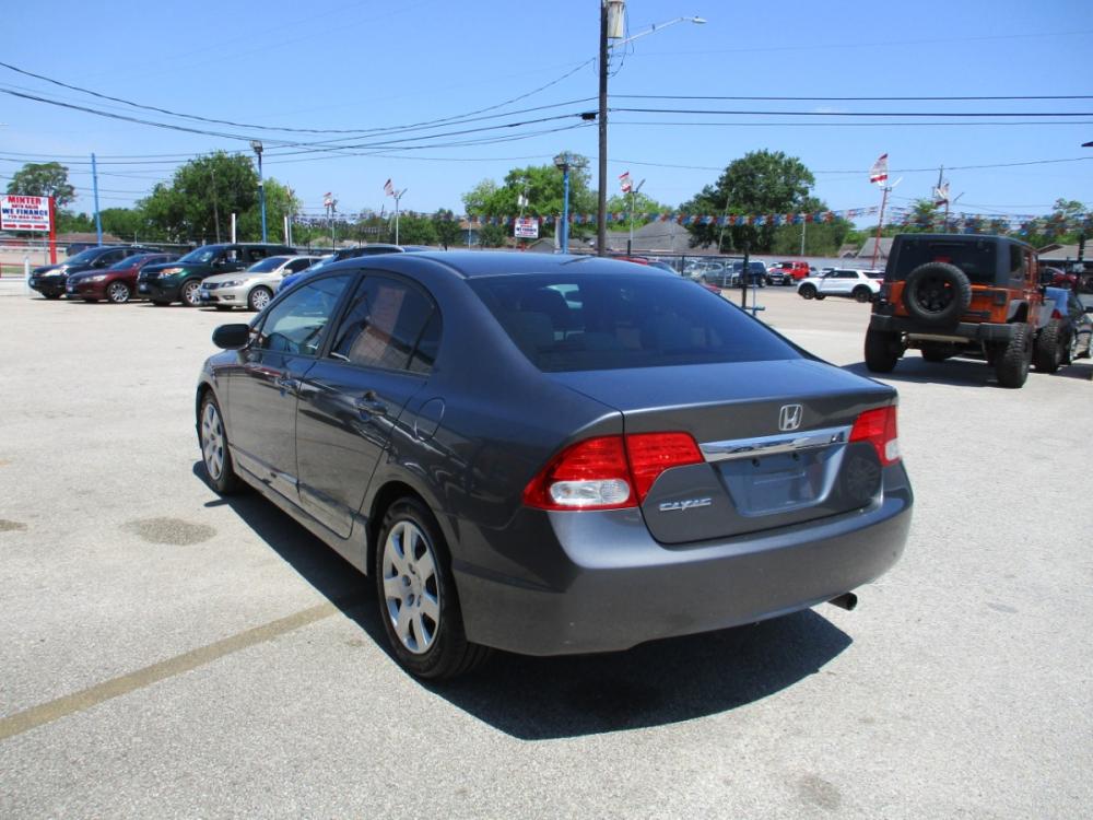 2010 GRAY HONDA CIVIC LX Sedan 5-Speed AT (19XFA1F53AE) with an 1.8L L4 SOHC 16V engine, 5-SPEED AUTOMATIC transmission, located at 310 Spencer Hwy, South Houston, TX, 77587, (713) 947-1245, 29.664383, -95.228897 - Photo #4