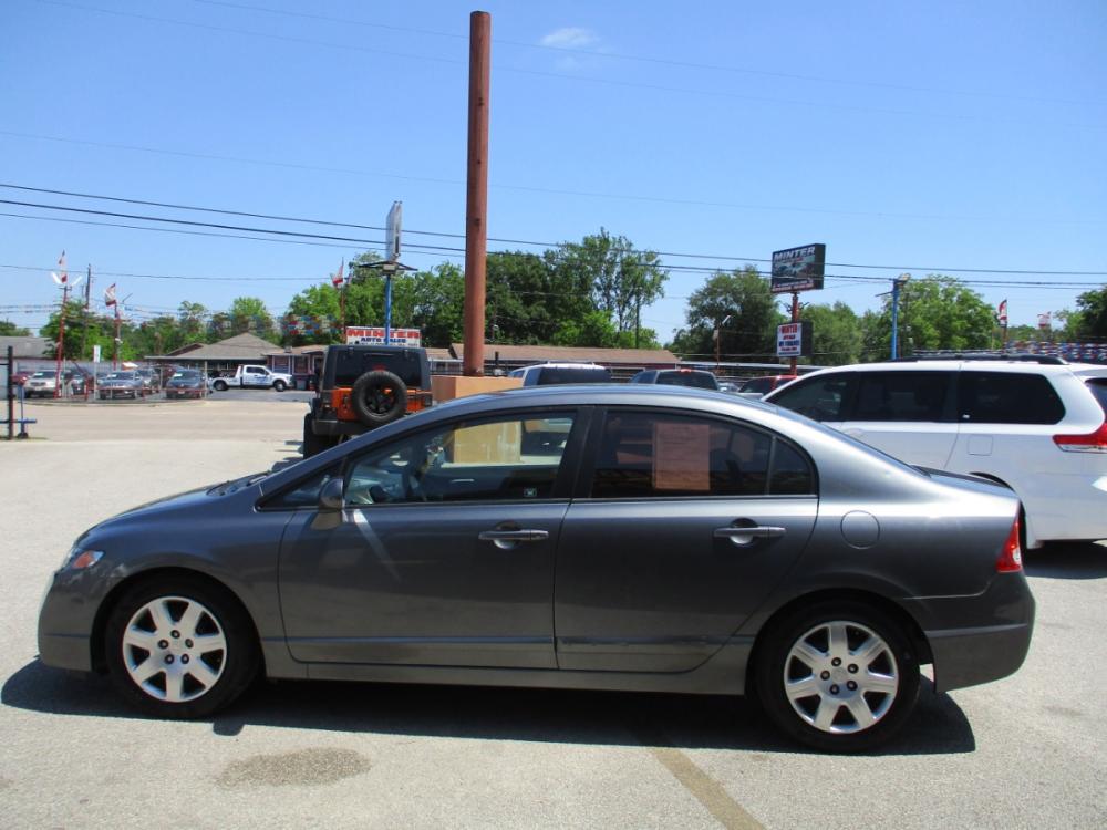 2010 GRAY HONDA CIVIC LX Sedan 5-Speed AT (19XFA1F53AE) with an 1.8L L4 SOHC 16V engine, 5-SPEED AUTOMATIC transmission, located at 310 Spencer Hwy, South Houston, TX, 77587, (713) 947-1245, 29.664383, -95.228897 - Photo #5
