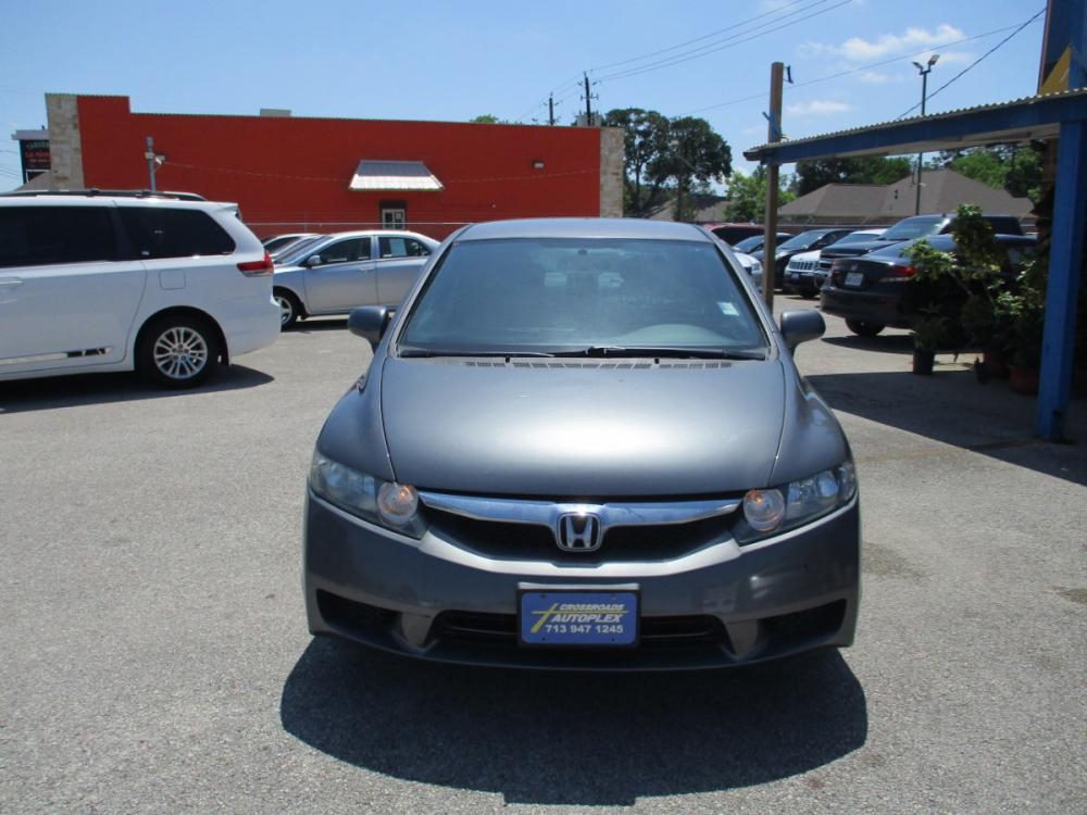 2010 GRAY HONDA CIVIC LX Sedan 5-Speed AT (19XFA1F53AE) with an 1.8L L4 SOHC 16V engine, 5-SPEED AUTOMATIC transmission, located at 310 Spencer Hwy, South Houston, TX, 77587, (713) 947-1245, 29.664383, -95.228897 - Photo #7