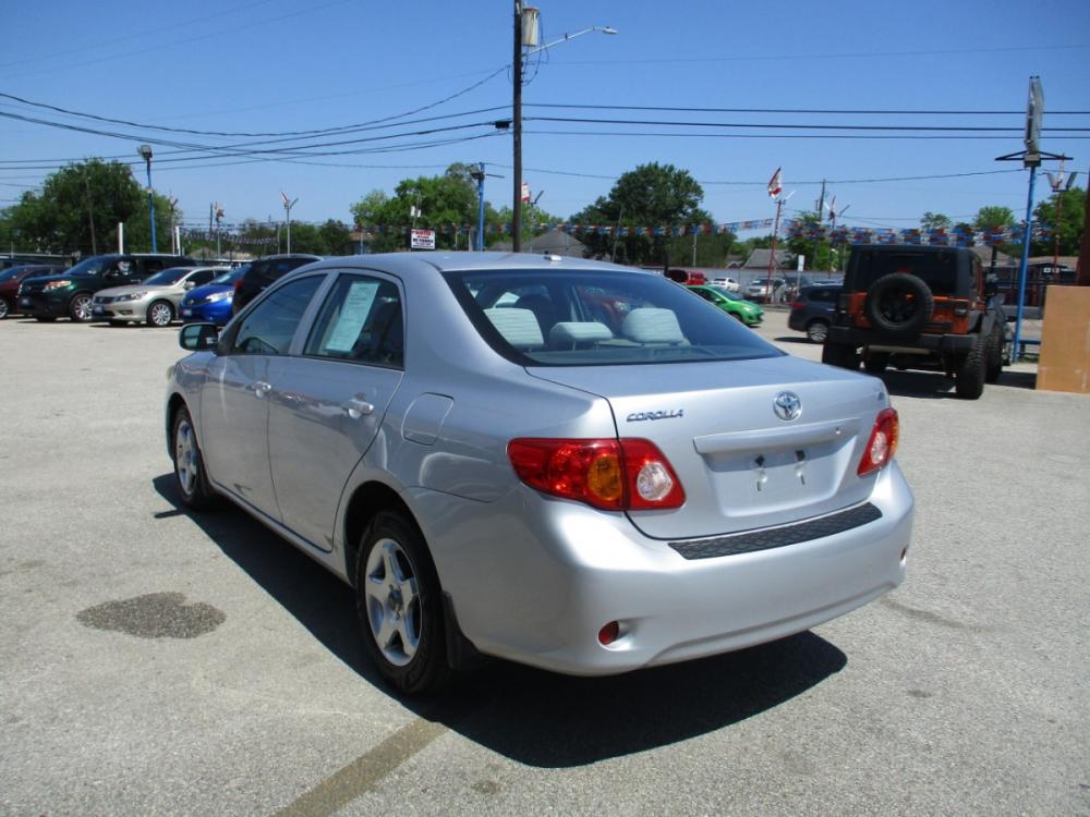 2009 SILVER TOYOTA COROLLA Base 4-Speed AT (1NXBU40E89Z) with an 1.8L L4 DOHC 16V engine, 4-SPEED AUTOMATIC transmission, located at 310 Spencer Hwy, South Houston, TX, 77587, (713) 947-1245, 29.664383, -95.228897 - Photo #4
